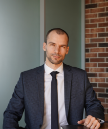 В компании работают более 50 человек